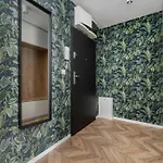 Tasteful Near Centennial Hall By Renters Apartment *