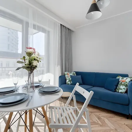 Apartment Tasteful Near Centennial Hall By Renters *