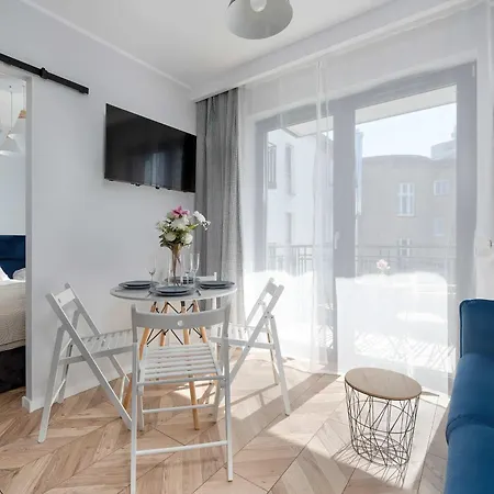 아파트 Tasteful Near Centennial Hall By Renters 브로츠와프