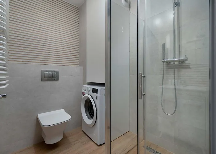 Tasteful Near Centennial Hall By Renters * 브로츠와프